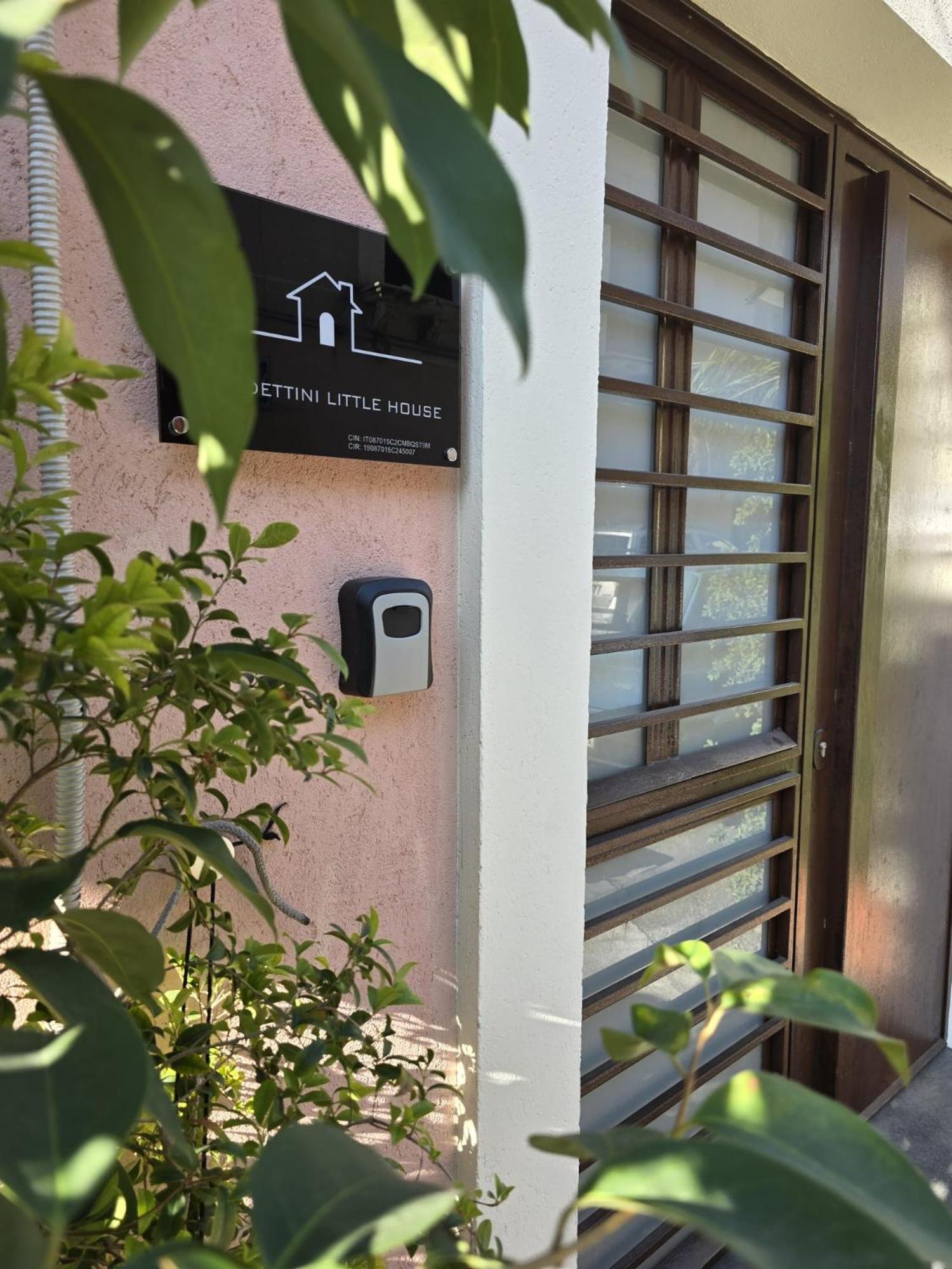 Villa Benedettini Little House Aeroporto di Catania Fontana Rossa Esterno foto